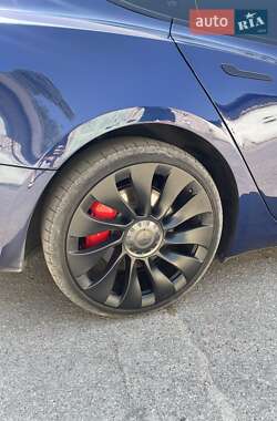 Седан Tesla Model 3 2023 в Киеве
