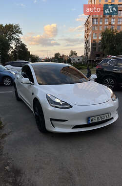 Седан Tesla Model 3 2020 в 