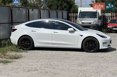 Седан Tesla Model 3 2020 в 