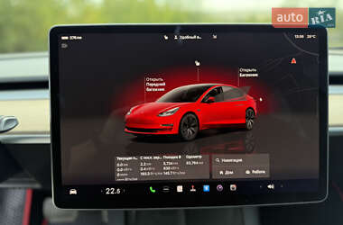 Седан Tesla Model 3 2022 в 