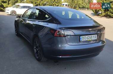 Седан Tesla Model 3 2019 в 