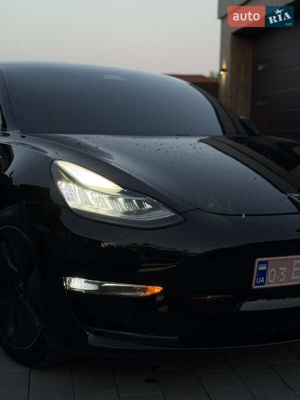 Седан Tesla Model 3 2020 в Виноградове
