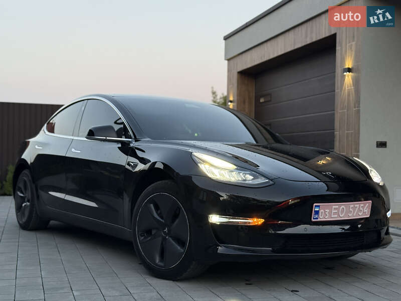 Седан Tesla Model 3 2020 в Виноградове