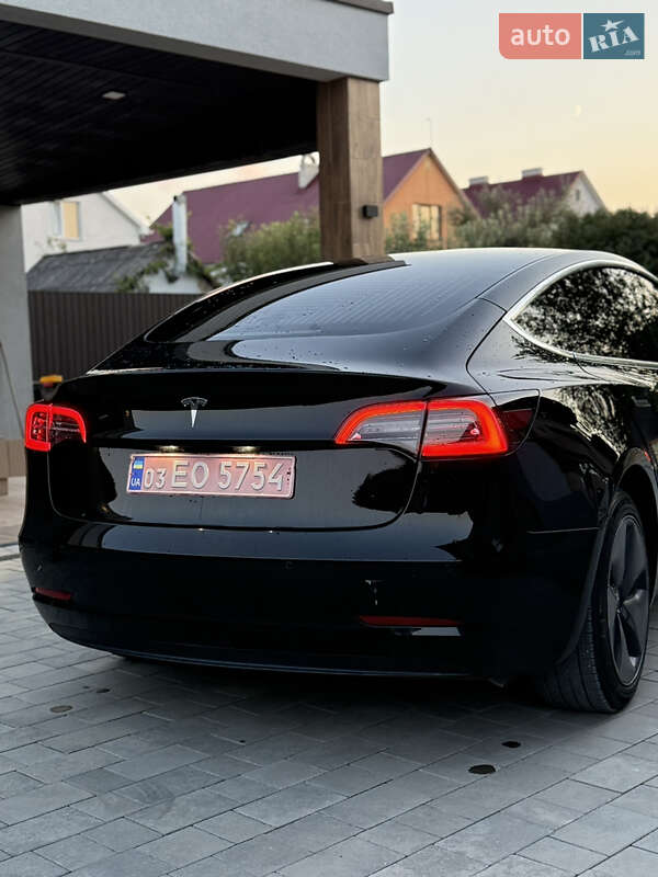 Седан Tesla Model 3 2020 в Берегово