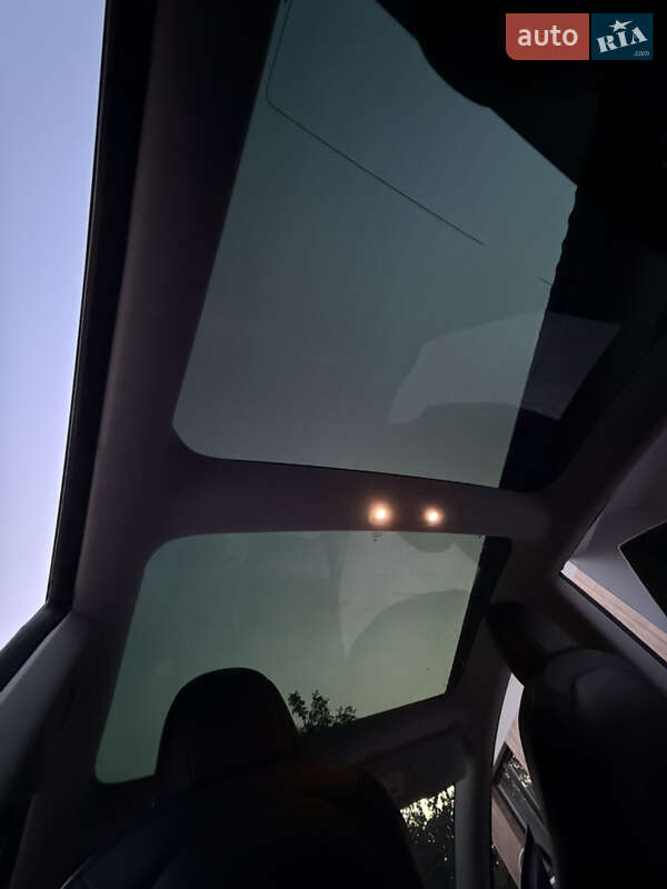 Седан Tesla Model 3 2020 в Виноградове