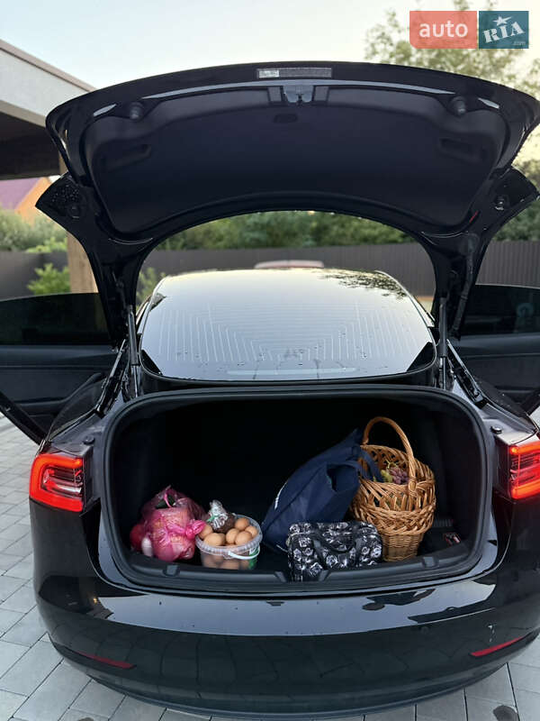 Седан Tesla Model 3 2020 в Виноградове