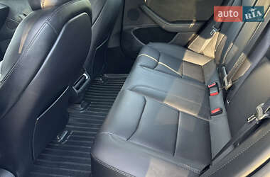 Седан Tesla Model 3 2024 в 