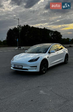 Седан Tesla Model 3 2021 в 