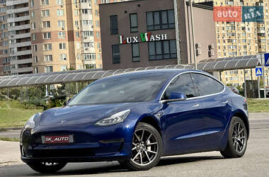 Седан Tesla Model 3 2020 в 