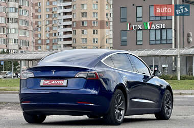 Седан Tesla Model 3 2020 в 