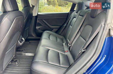 Седан Tesla Model 3 2020 в 