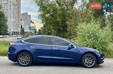 Седан Tesla Model 3 2020 в 