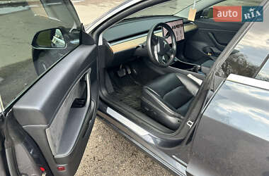 Седан Tesla Model 3 2019 в 