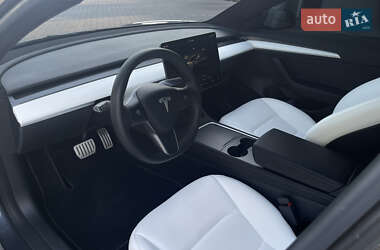 Седан Tesla Model 3 2023 в 