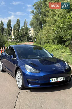 Седан Tesla Model 3 2019 в Львове