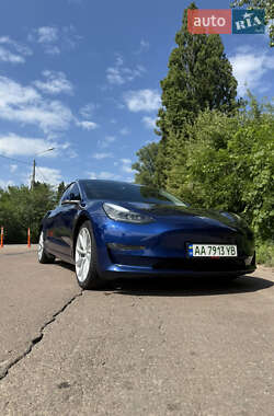 Седан Tesla Model 3 2019 в Львове