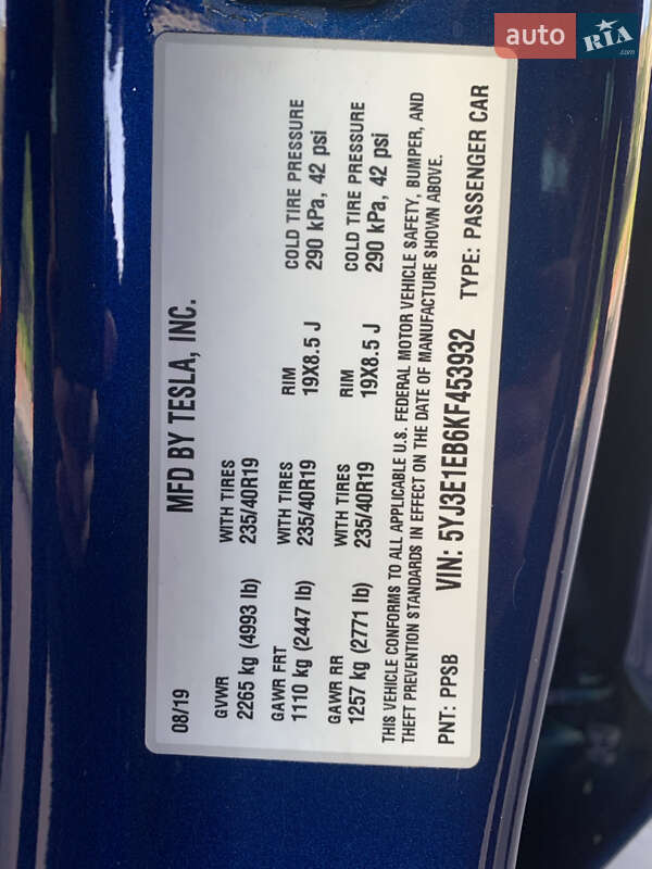 Седан Tesla Model 3 2019 в Киеве