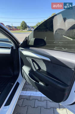 Седан Tesla Model 3 2021 в 