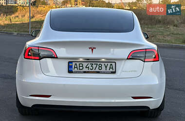 Седан Tesla Model 3 2021 в 