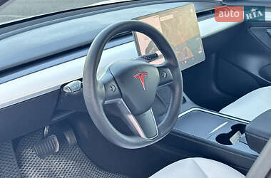 Седан Tesla Model 3 2021 в 