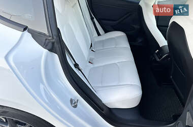Седан Tesla Model 3 2021 в 