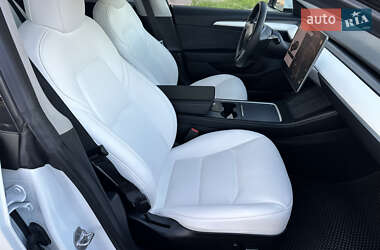 Седан Tesla Model 3 2021 в 