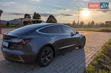Седан Tesla Model 3 2019 в Ужгороде