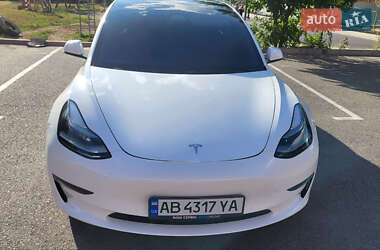 Седан Tesla Model 3 2021 в Виннице