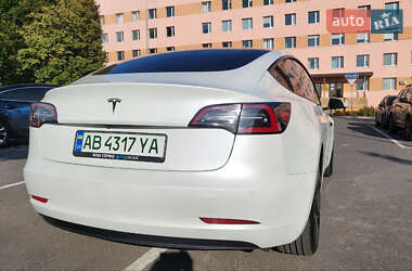 Седан Tesla Model 3 2021 в 