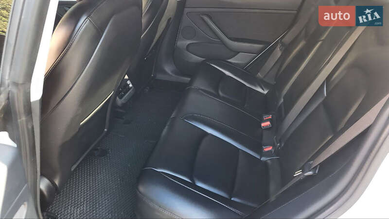 Седан Tesla Model 3 2021 в Вінниці