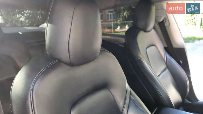Седан Tesla Model 3 2021 в Вінниці