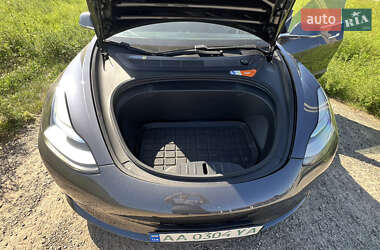 Седан Tesla Model 3 2017 в 