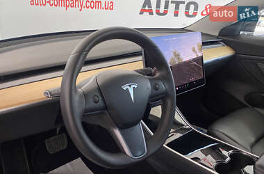 Седан Tesla Model 3 2020 в 