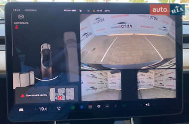 Седан Tesla Model 3 2020 в 