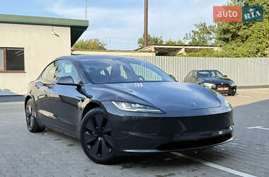 Седан Tesla Model 3 2024 в 