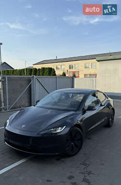 Седан Tesla Model 3 2024 в 