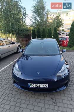 Седан Tesla Model 3 2021 в Львові
