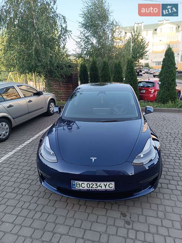 Tesla Model 3 2021