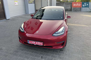 Седан Tesla Model 3 2020 в 