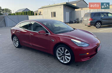 Седан Tesla Model 3 2020 в 