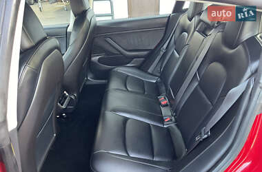 Седан Tesla Model 3 2020 в 
