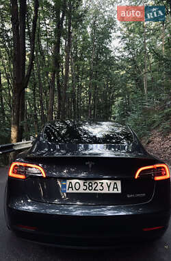 Седан Tesla Model 3 2020 в 