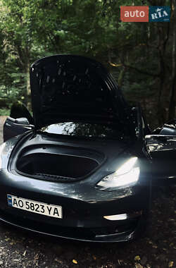 Седан Tesla Model 3 2020 в 