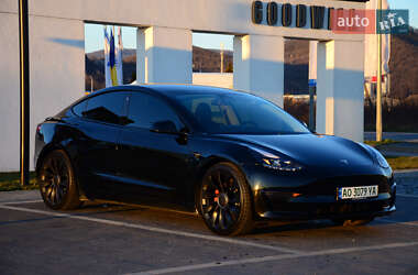 Седан Tesla Model 3 2021 в 