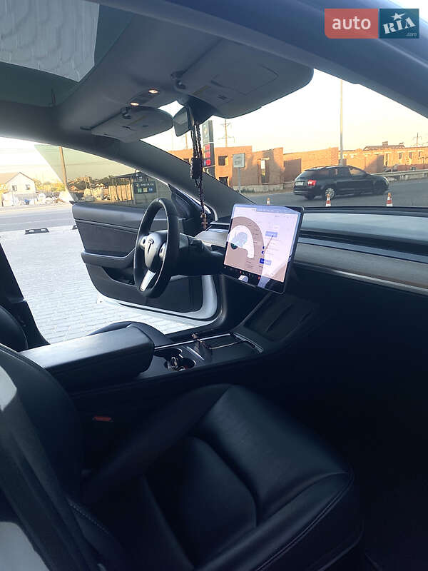 Седан Tesla Model 3 2020 в Вінниці