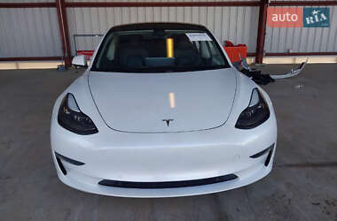 Седан Tesla Model 3 2021 в 