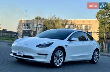 Седан Tesla Model 3 2021 в 