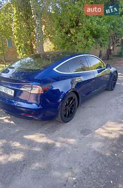 Седан Tesla Model 3 2019 в 