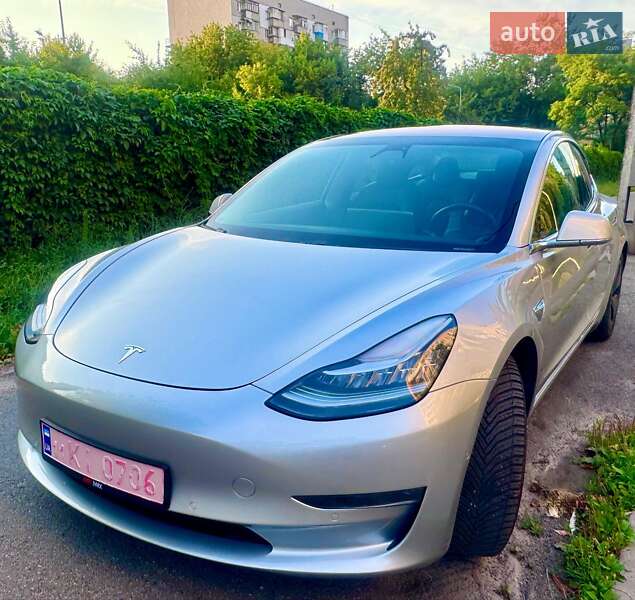 Седан Tesla Model 3 2018 в Києві