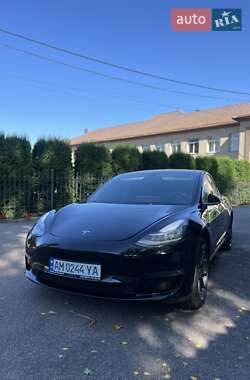 Седан Tesla Model 3 2018 в Звягелі